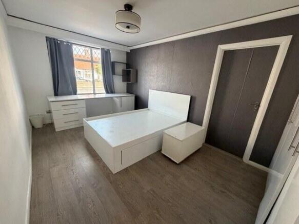 Waverley Avenue, TWICKENHAM, TW2 6DJ photo 5