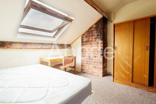 9 bed House to rent Image 11