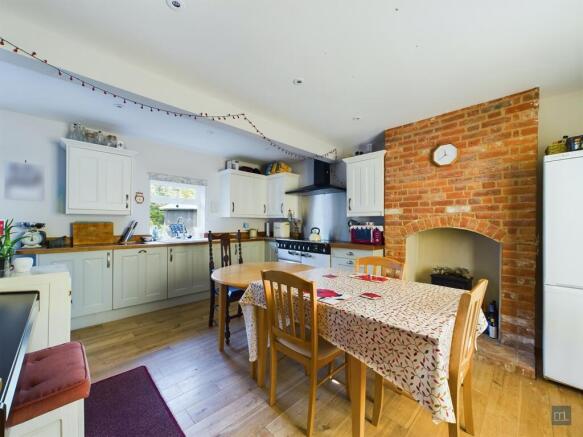 Kitchen/Breakfast