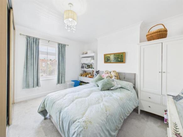3 bed Semi-Detached for sale Image 6