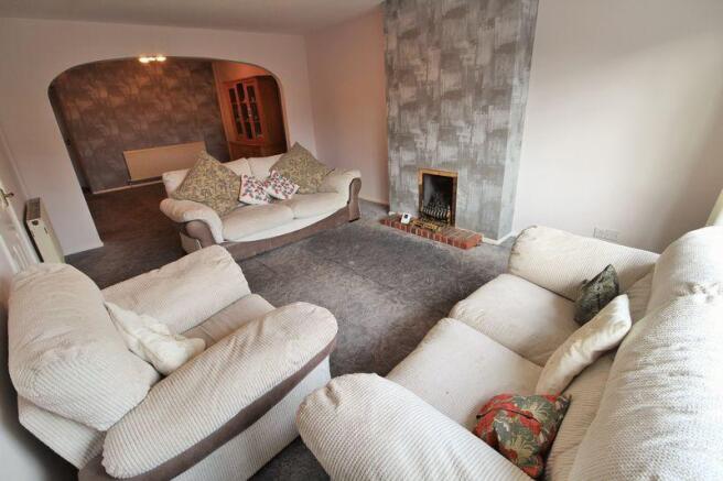 Lounge into Di...