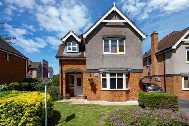 4 bed Detached for sale Image 6