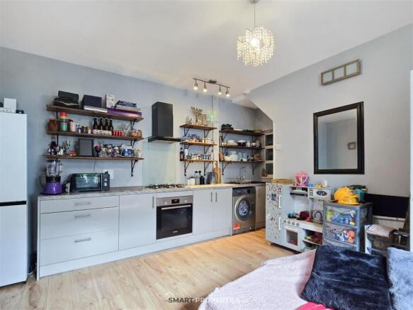 Living Room / Kitchen Room