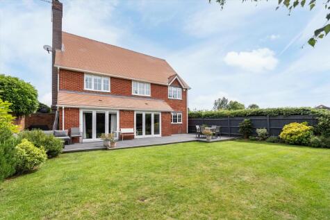 St. Andrews Gardens, Cobham, Surrey KT11