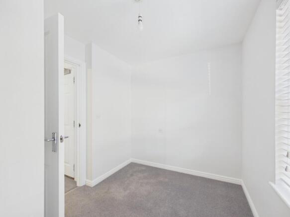 CAM01338G0-PR0190-STILL003