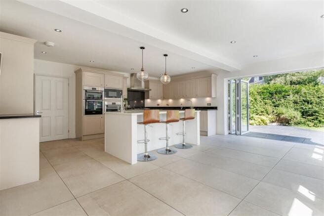 MC Kendal Avenue 10