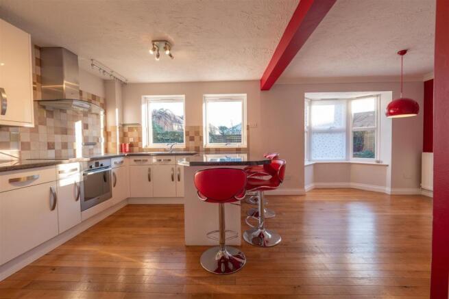 Kitchen diner .jpg