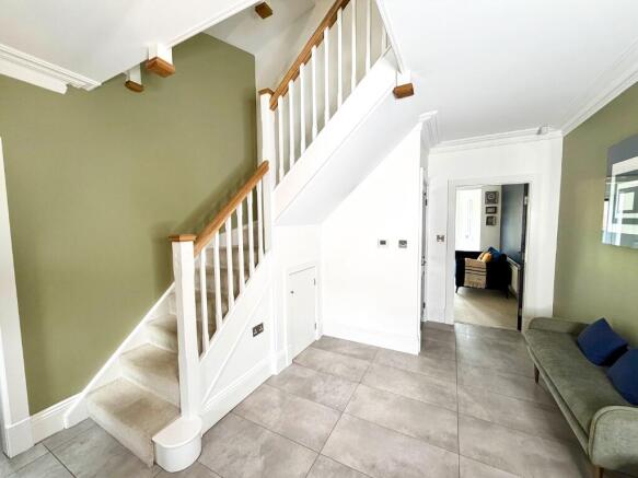 6 bed Detached for sale Image 4