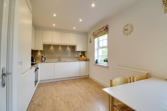 Kitchen (1).jpg