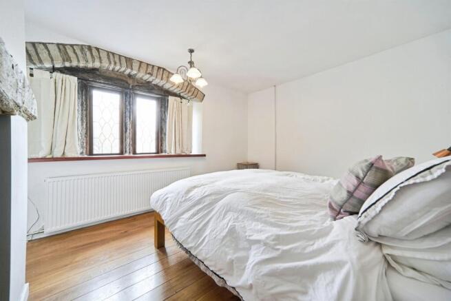4 bed Semi-Detached for sale Image 12