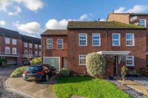 16, Post Lane, Twickenham TW2 6NZ