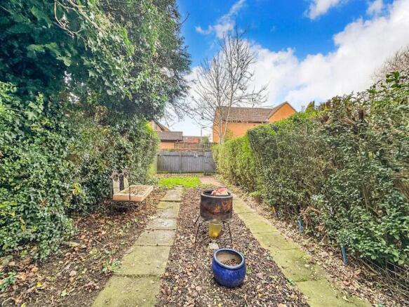 3 bed Terraced for sale Image 12