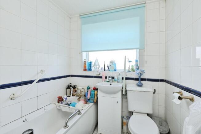 3 bed Semi-Detached for sale Image 10
