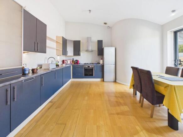Open-Plan Dining Kitchen & Living Area