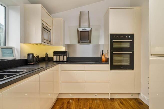3 bed Detached for sale Image 5
