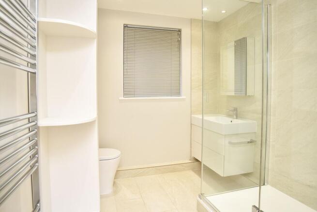 3 bed Flat for sale Image 6