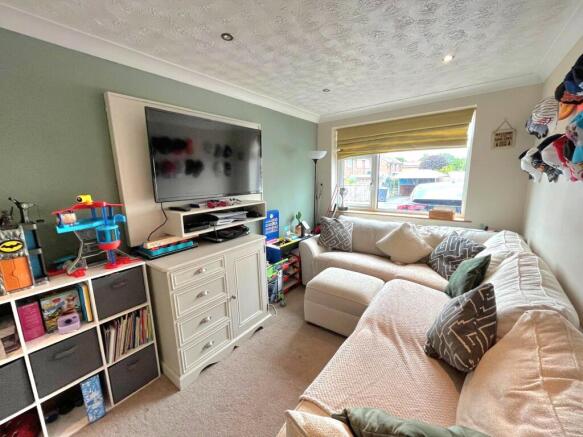 5 bed Semi-Detached for sale Image 11