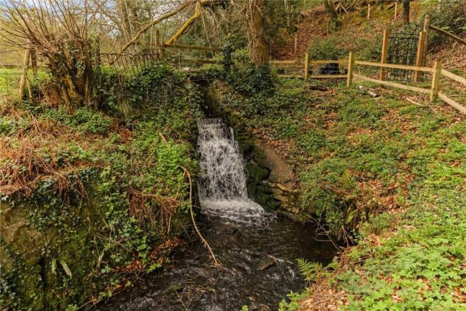 Neartby Waterfall