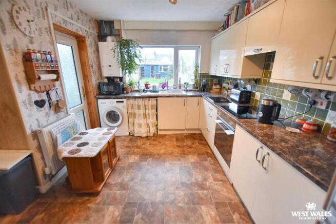 6 - 2025-11-10T131030.798.jpg