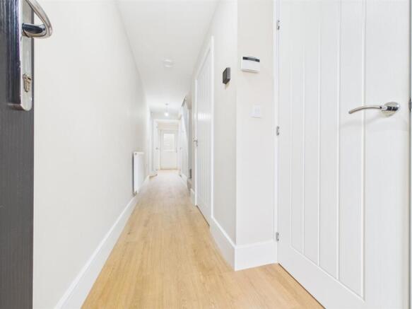 Beautiful & Light Entrance Hallway