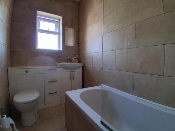 3 bed Terraced for sale Image 10