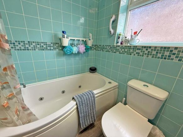 2 bed Semi-Detached Bungalow for sale Image 7