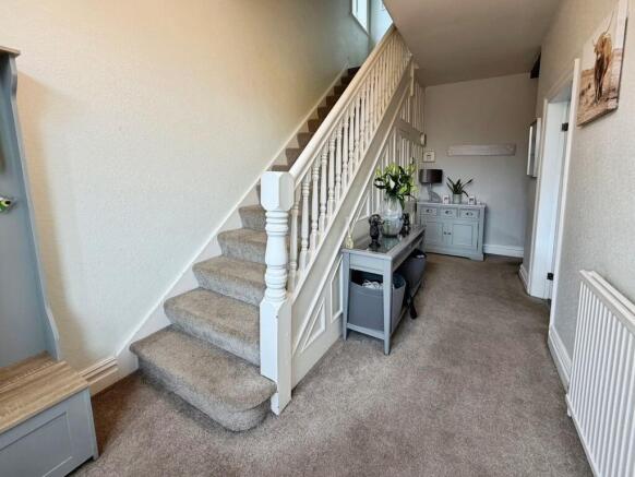 4 bed Semi-Detached for sale Image 9