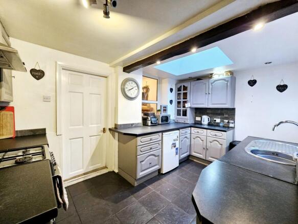 3 bed Terraced for sale Image 7