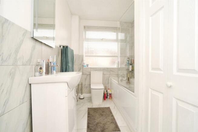 3 bed Terraced for sale Image 11