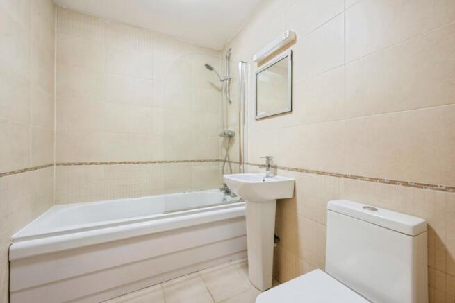 2 bed Flat for sale Image 9