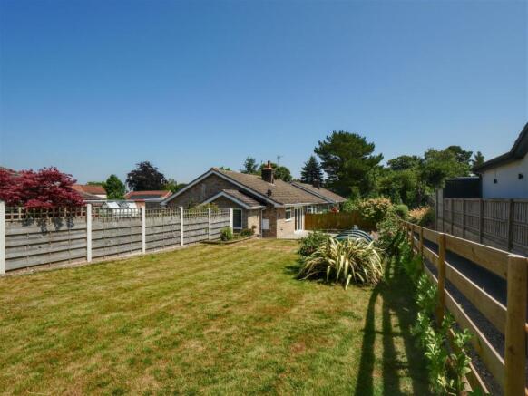 2 bed Semi-Detached Bungalow for sale in wiganthorpe