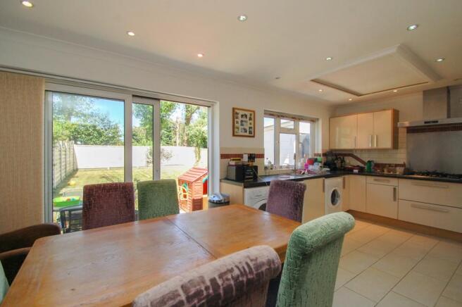 Kitchen / Dining Roo