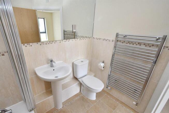 En-Suite Bathroom
