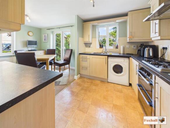 Kitchen / Dining Areas