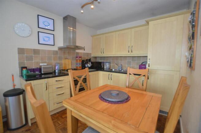 13 Carlton House kitchen2.JPG