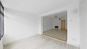 3, Duriun Way, Erith DA8 2HG