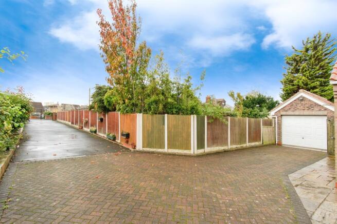 2 bed Detached Bungalow for sale Image 10