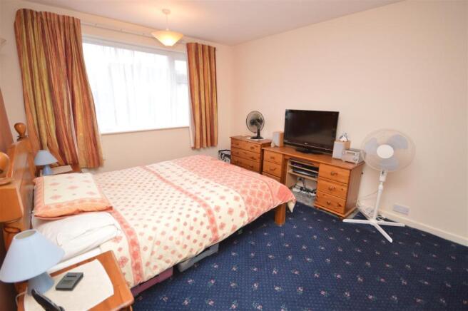 Bedroom 1.JPG