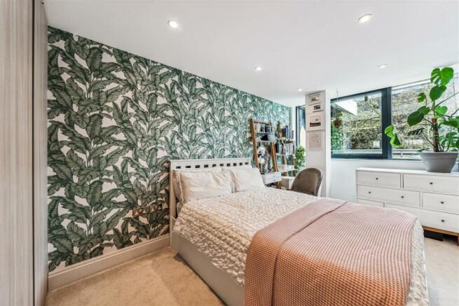 Chiswick High Road, W4 - FOR SALE