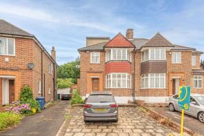 28, Linkside, North Finchley, London N12 7LF