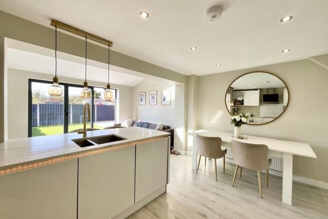 kitchen/living/dinin