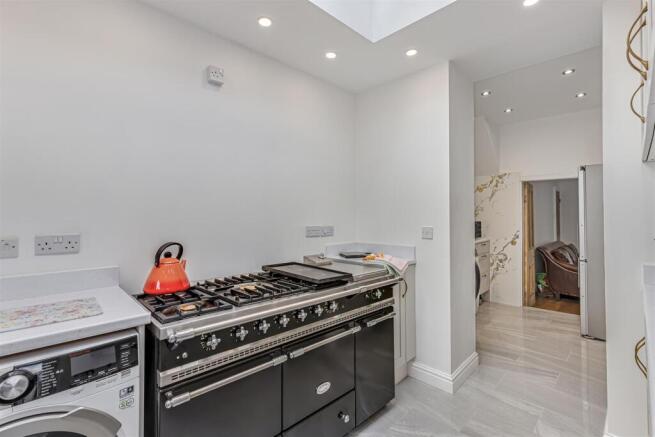 3 bed Terraced for sale Image 10