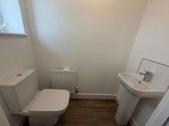 3 bed Semi-Detached for sale Image 4