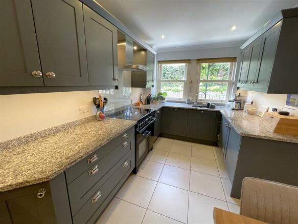 Kitchen 3.jpg