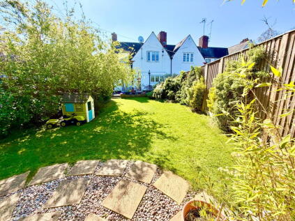 Roe End, Kingsbury, London, NW9 9BL