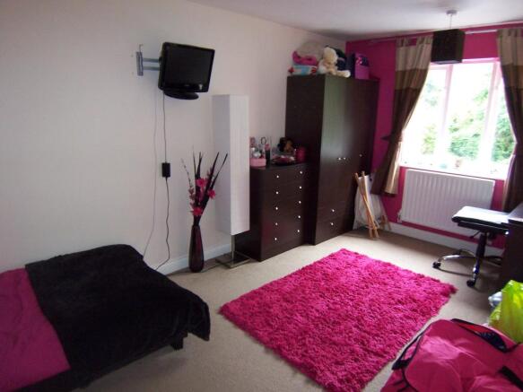 BEDROOM 2