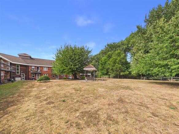 1 bed Flat for sale Image 8