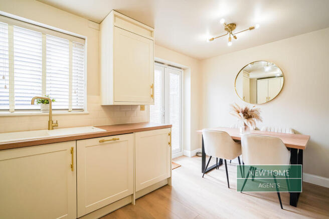 3 bed Semi-Detached for sale Image 4