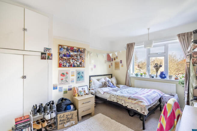 4 bed Semi-Detached for sale Image 7