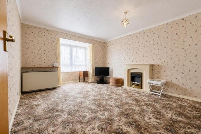 1 bed Flat for sale Image 2